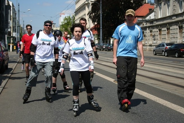 Ponad siedemdziesięciu rolkarzy uczestniczyło w pierwszej akcji promującej ten środek transportu na Piotrkowskiej.