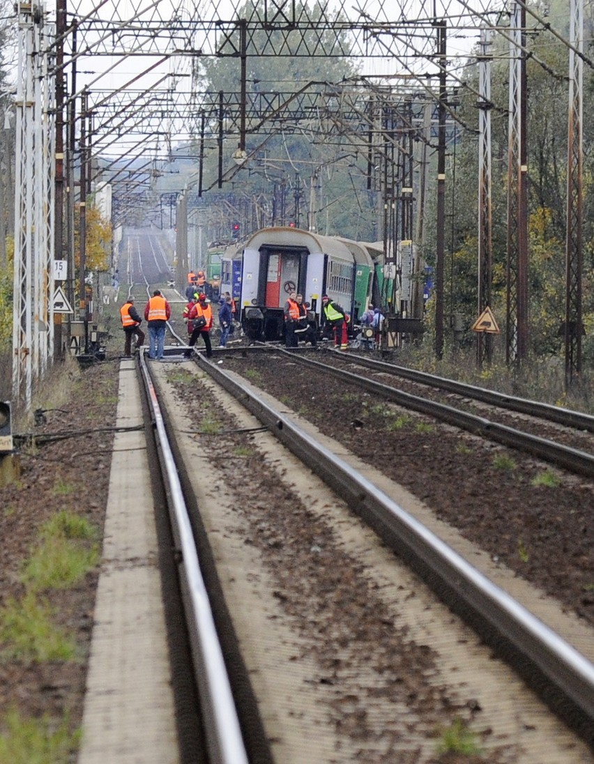 Kompletnie pijany maszynista wykoleił pociąg (zdjęcia)