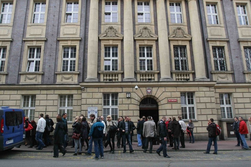 Katowice: Ewakuacja sądu okręgowego po alarmie bombowym