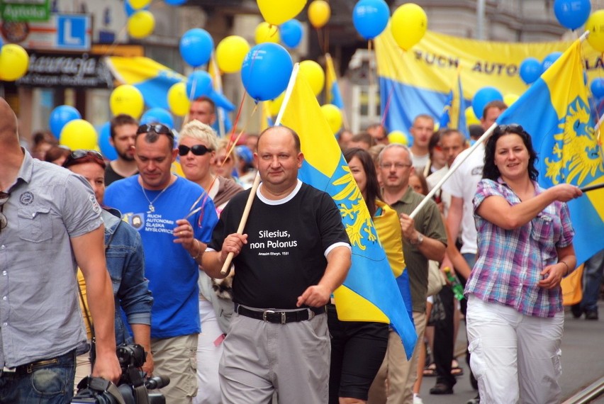 V Marsz Autonomii Śląska zgromadził 2,5 tysiąca osób [ZDJĘCIA]