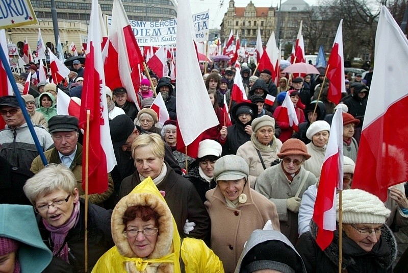 Demonstranci z PiS zablokowali centrum Wrocławia (ZDJĘCIA, FILMY)