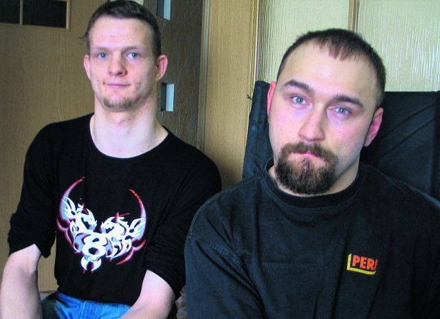 Tomek Grabowski (z prawej) robi wszystko, by jego kolega Jakub Kazubski mógł mówić