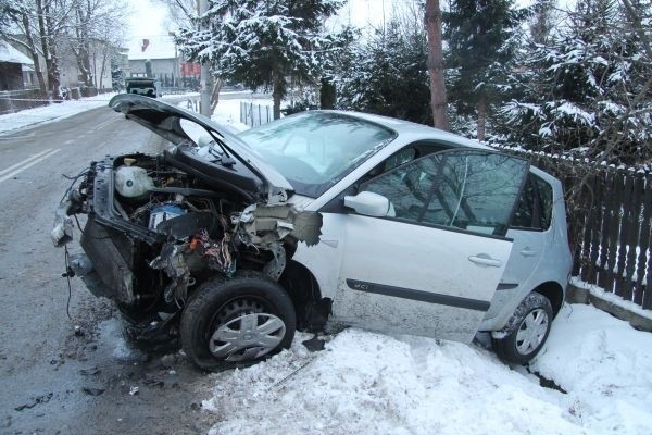 Przeciszów: pijany kierowca spowodował wypadek. Trzy osoby ranne [ZDJĘCIA]