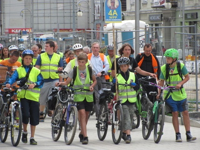 Warszawska Pielgrzymka Piesza 2012 dotarła na Jasną Górę [ZDJĘCIA]