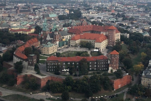 Za dbałość o zbiory chwalona jest dyrekcja Wawelu