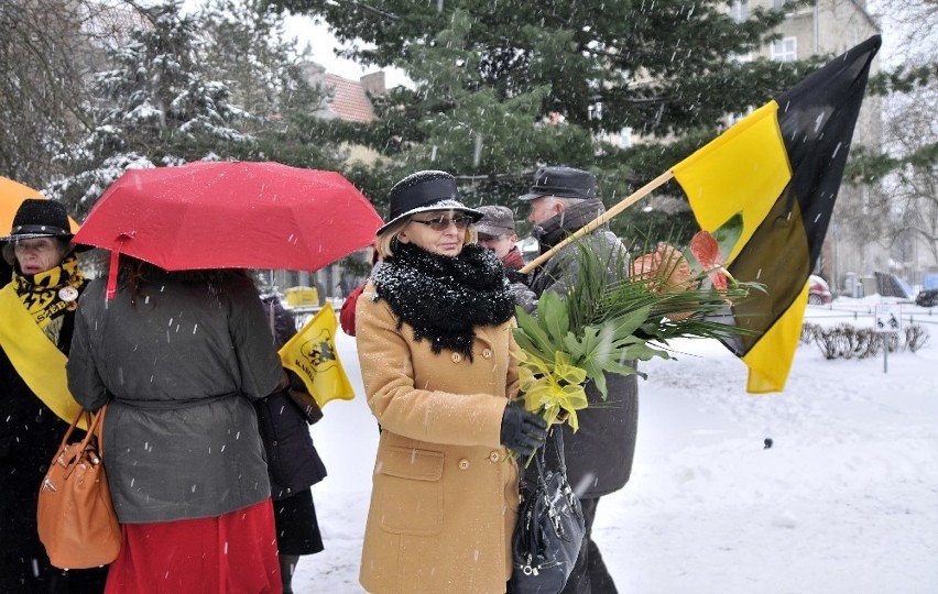 Dzień Jedności Kaszubów w Gdańsku. Czarno-żółte flagi na ulicach miasta [ZDJĘCIA]