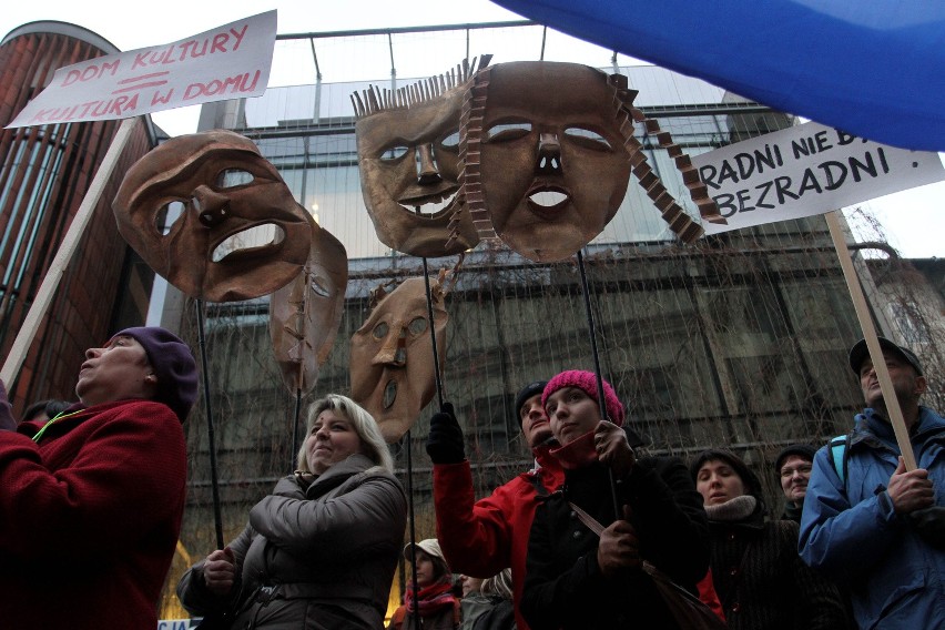 Kraków: wielki protest w obronie MDK [ZDJĘCIA, VIDEO]