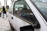 Kraków: złapali wandali niszczących samochody