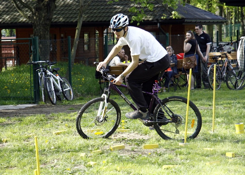 Dzień Europy: Rowerzyści nad Zalewem Zemborzyckim