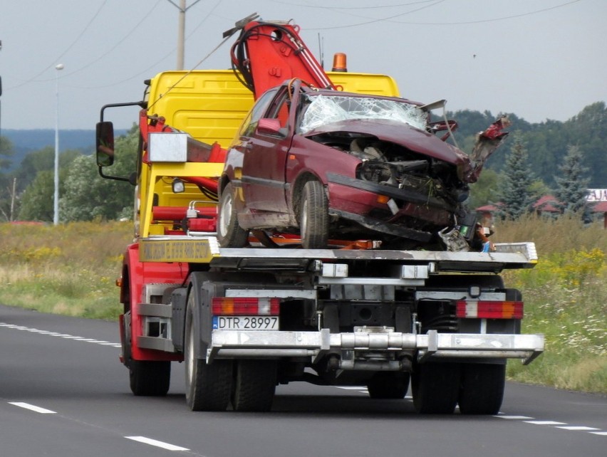 Wypadek na obwodnicy Trzebnicy, jedna osoba nie żyje (ZDJĘCIA)