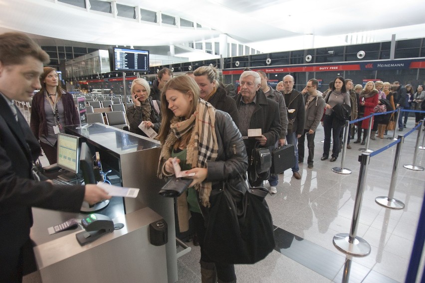 Wrocław: Nowy terminal lotniska już działa (ZDJĘCIA, FILM)