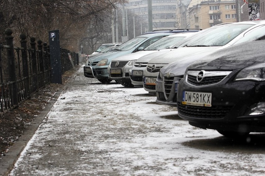 Wrocław: Darmowe parkowanie na Podwalu nawet do kwietnia