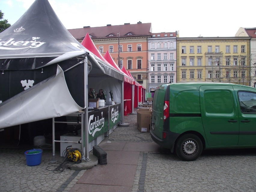 Wrocław: Strefa kibica prawie gotowa (ZDJĘCIA)