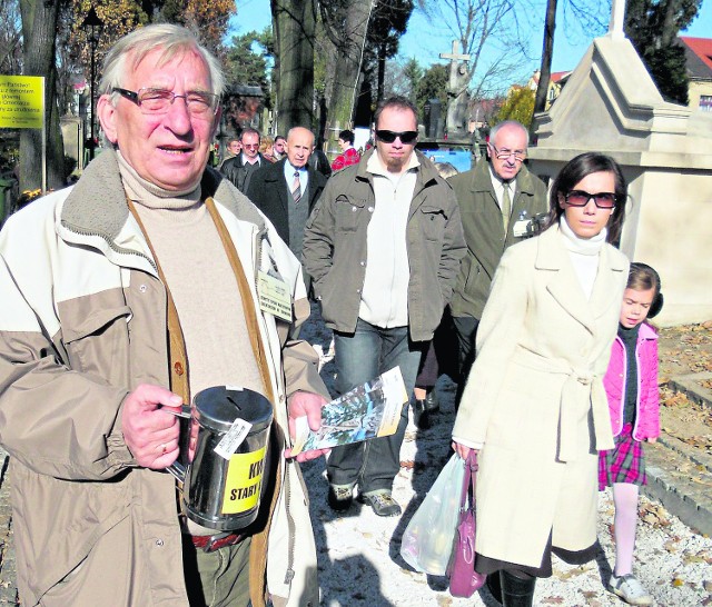 Jednym z ulubionych tarnowskich kwestarzy jest Antoni Sypek, prezes Komitetu Opieki nad Starym Cmentarzem