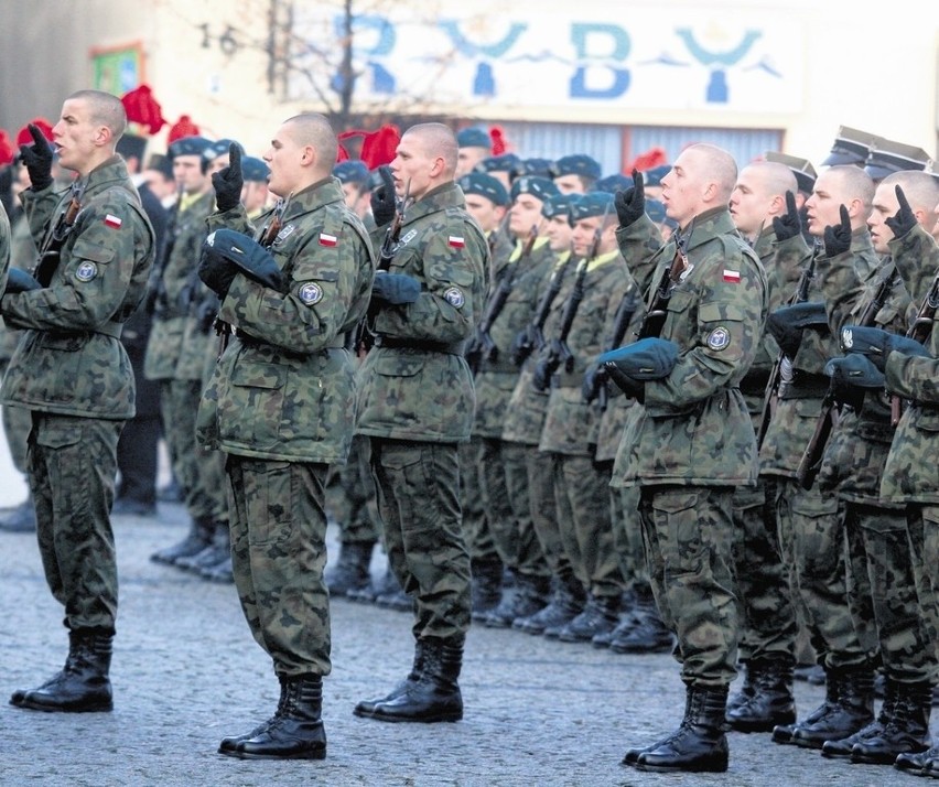 Koniec poboru, koniec "folkloru"...