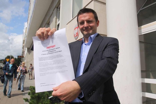 Pan Przemysław w imieniu gdyńskich przedsiębiorców złożył w piątek protest w gdyńskim Urzędzie Miasta
