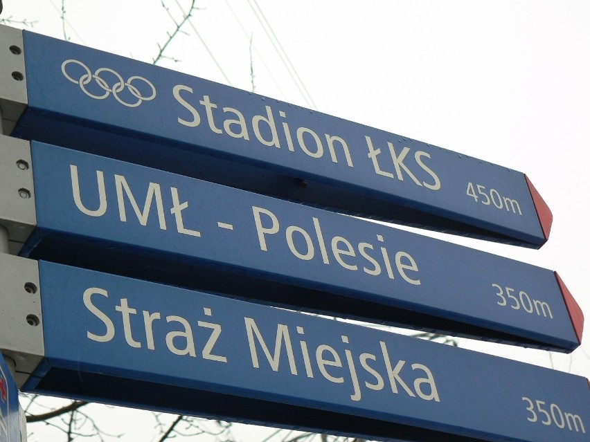 Drogowskaz kierujący na stadion olimpijski w Łodzi przy...