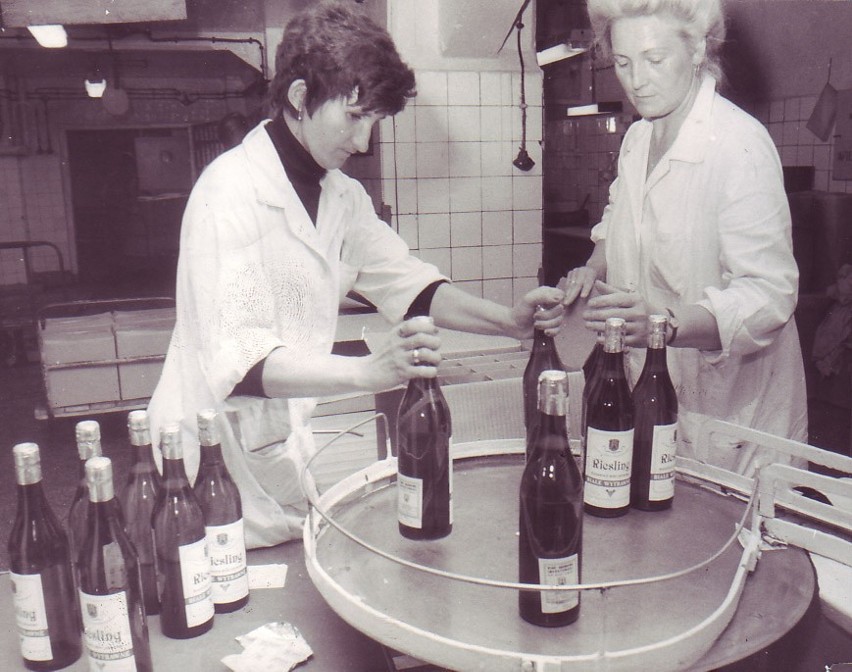Butelkowanie importowanego wina riesling - październik 1982...