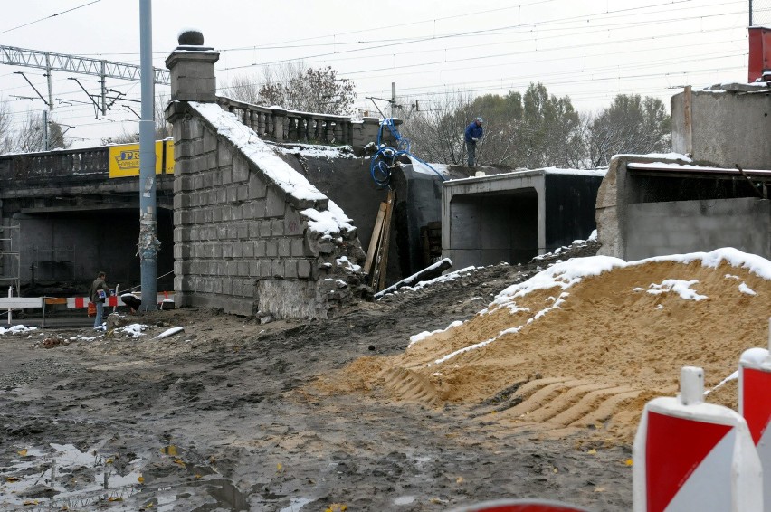 Remont wiaduktu na ul. Kunickiego: Przebudowa jezdni miała ruszyć 5 listopada