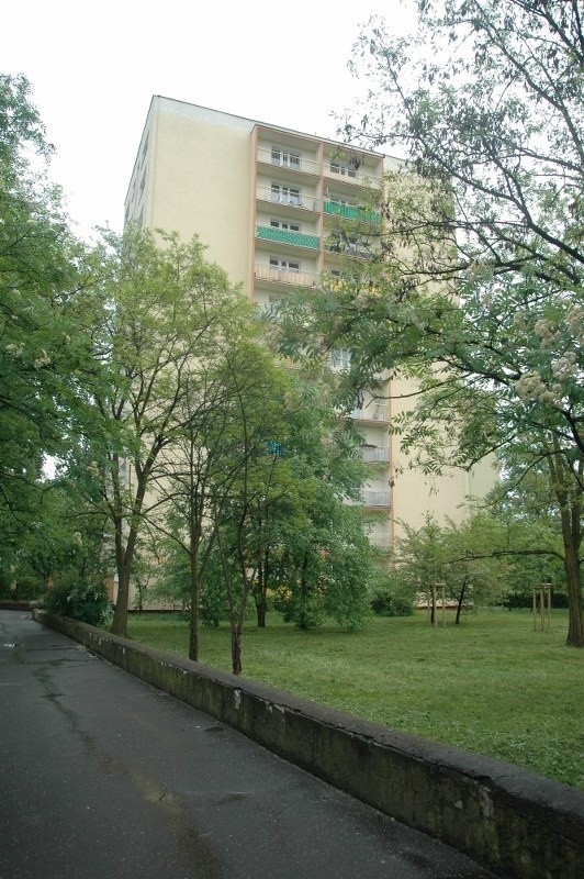 Jeśli Poznań przejmie policyjne bloki na Wilczaku, lokatorzy będą mogli wykupić mieszkania najwcześniej w 2014 roku.