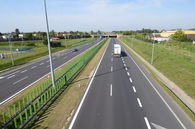 Na autostradach ruch niewielki, a Poznań zakorkowany przez TIR-y.
