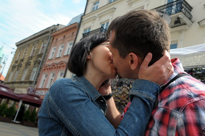6 lipca obchodzimy Światowy Dzień Pocałunku (ZDJĘCIA, WIDEO)