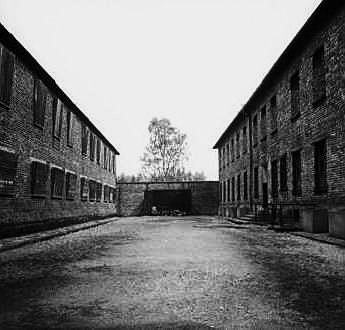 Ściana Straceń w KL Auschwitz. To tu odbyła się egzekucja...