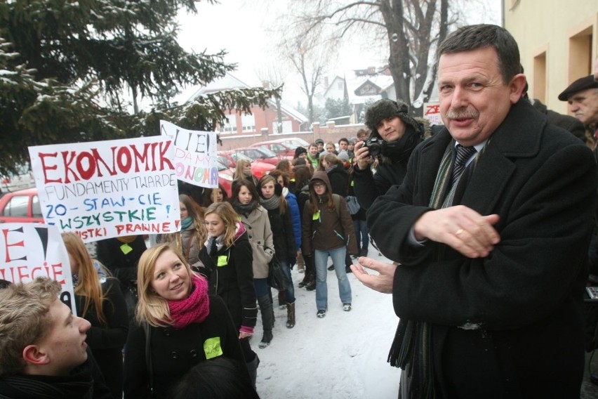 Manifestacja młodzieży Ekonomika z Raciborza [ZDJĘCIA i WIDEO]