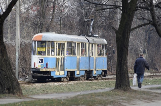 Tramwaj 102N, zwany pieszczotliwie &quot;ogórkiem&quot;