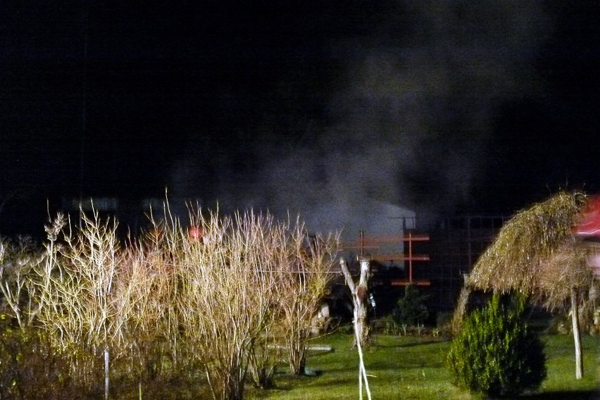 W pożarze domku letniskowego w Łagiewnikach ranne zostały...
