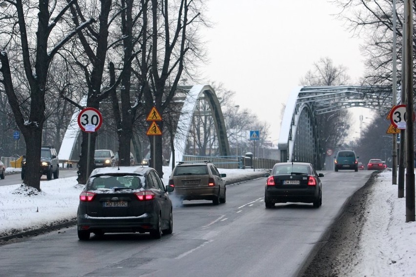 Ograniczenie do 30 km/h przy al. Kochanowskiego w kierunku...