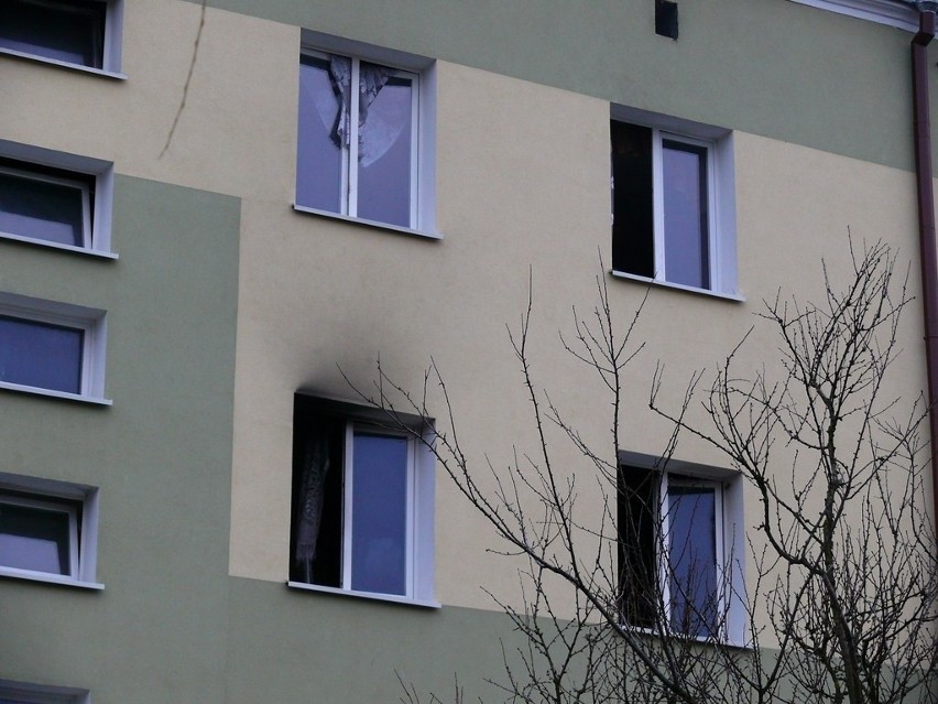 Ogień wybuchł w mieszkaniu na II piętrze