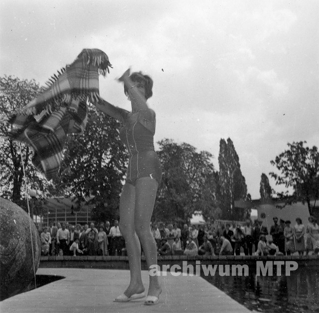 Pokaz mody na Międzynarodowych Targach Poznańskich w 1959 roku.