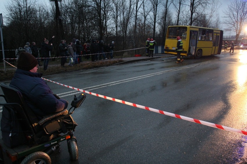 Pięć osób poszkodowanych w zderzeniu autobusów w Mysłowicach [ZDJĘCIA]