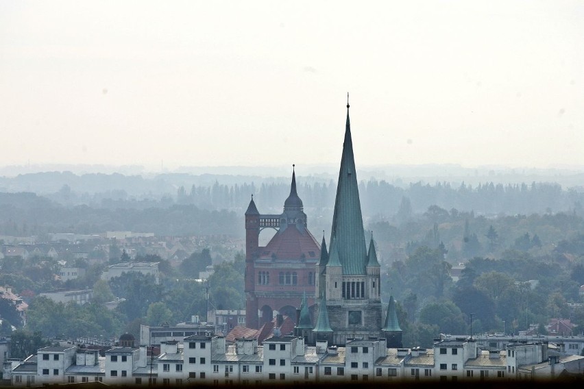 Wrocław: Sky Tower ma już 64 m (ZDJĘCIA)