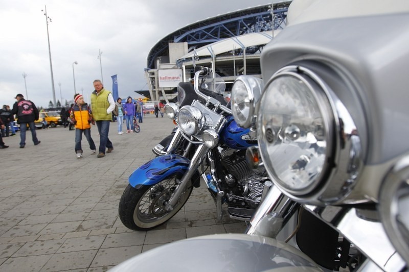 Wielki festyn motocyklistów przy Stadionie Miejskim.