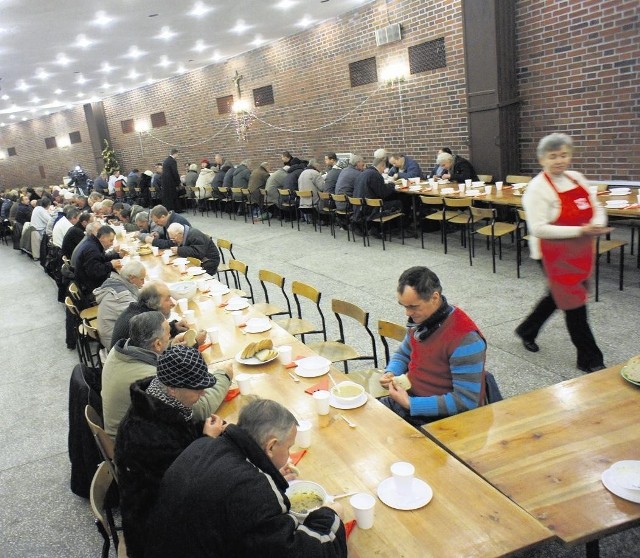 Na osiedlu Bohaterów II Wojny Światowej odbyła się we wtorek uroczystość poświęcenia nowej jadłodajni Caritasu