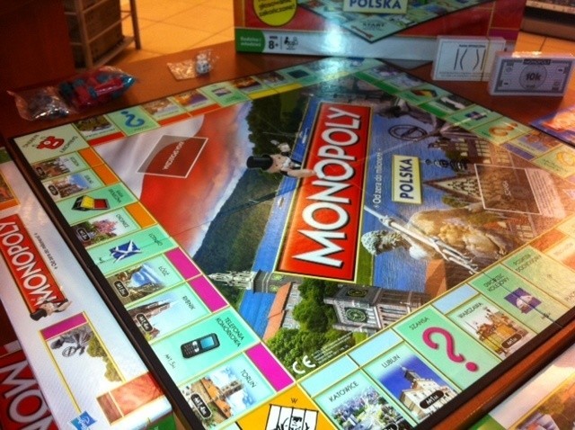 Zobacz, jak wygląda polska edycja słynnej gry Monopoly [ZDJĘCIA]