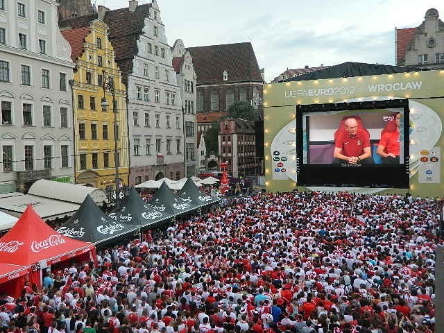 Wrocław: Piątek w strefie kibica (ZDJĘCIA)