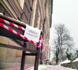 Zima w Tarnowie: piesi łamią ręce i nogi, kierowcy rozbijają auta 