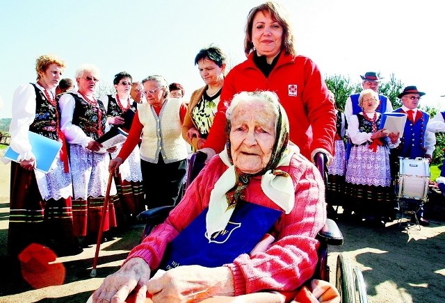 Apolonia Ślęzak z Dzierzkowa skończyła wczoraj 102 lata. - Dożyłam takiego wieku, bo odżywiam się zdrowo - tłumaczy