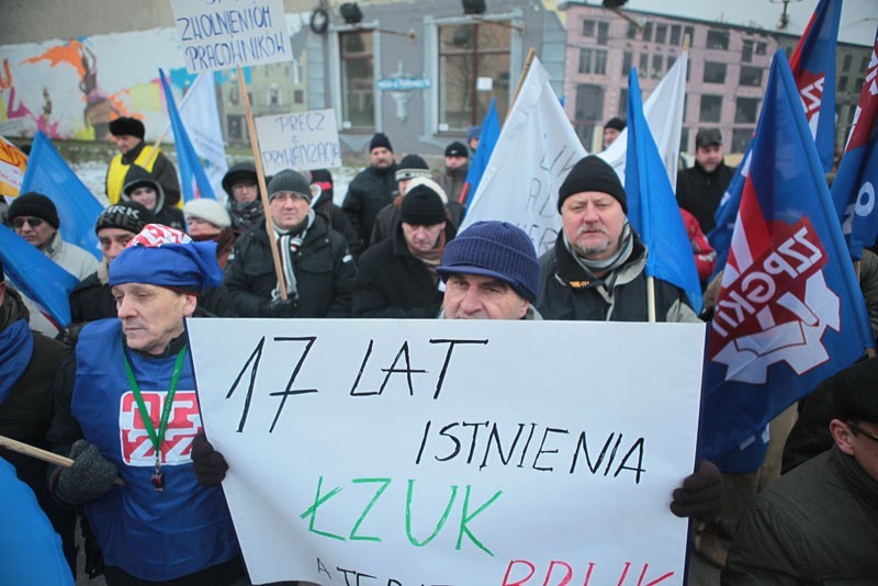 Łódź: protest pracowników spółek miejskich [ZDJĘCIA+FILM]