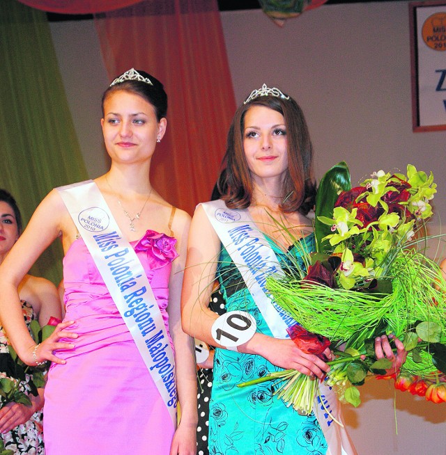 Ubiegoroczna miss Ewelina Gąsiorowska i Justyna Kałużna (od prawej), tegoroczna królowa