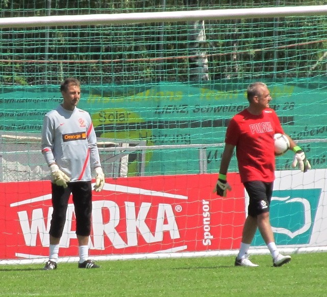 Jerzy Dudek (z lewej) i Jacek Kazimierski podczas treningu reprezentacji Polski w Lienzu