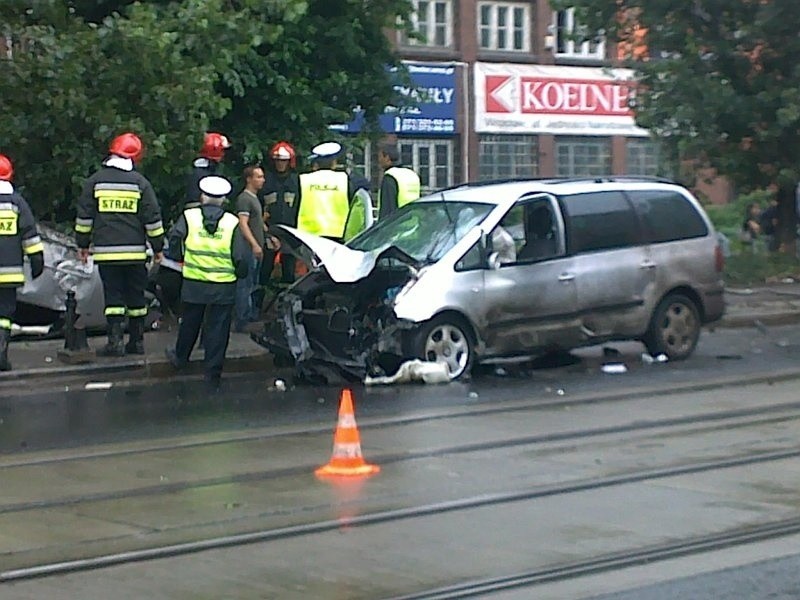 Wrocław: Jedna osoba ranna w wypadku na ul. Jedności Narodowej