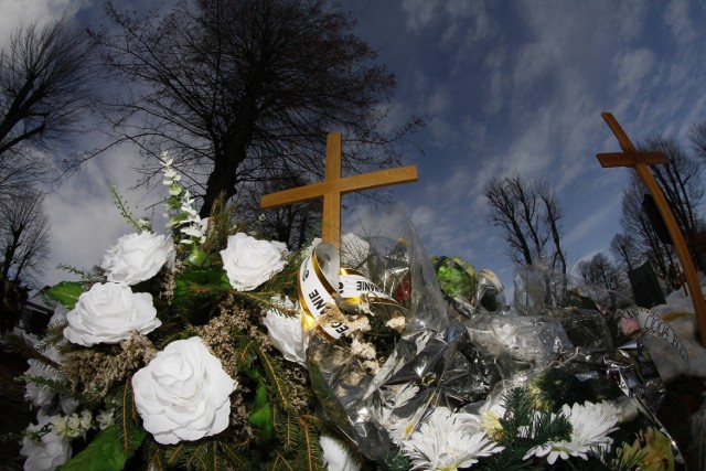 Śmierć Michała wstrząsnęła mieszkańcami Strzegomia. Na jego grobie przez wiele tygodni paliły się znicze.