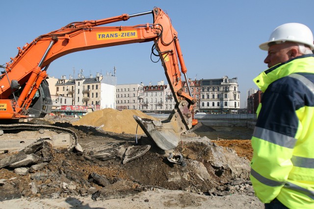 Rafał Elżanowski, dyrektor inwestycyjny Neinver na placu budowy