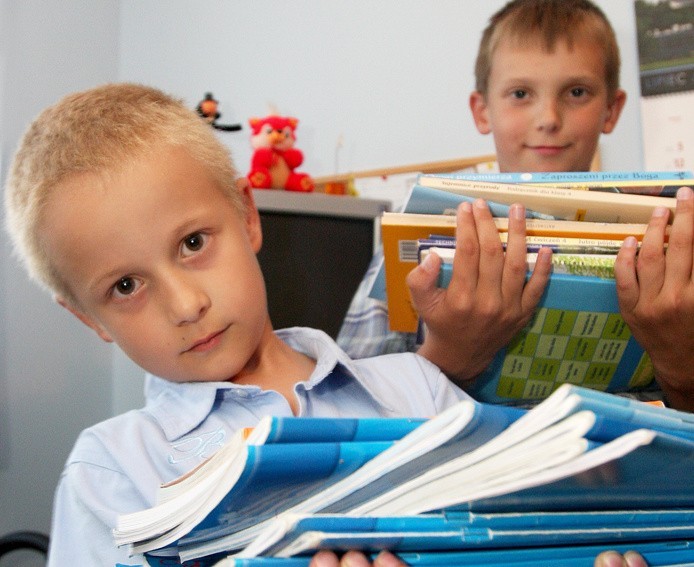 Tornistry 7-letniego Sebastiana Filipka i 10-letniego Adama...