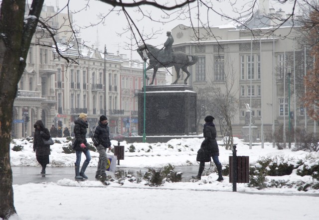 Czterech chętnych do przebudowy placu Litewskiego
