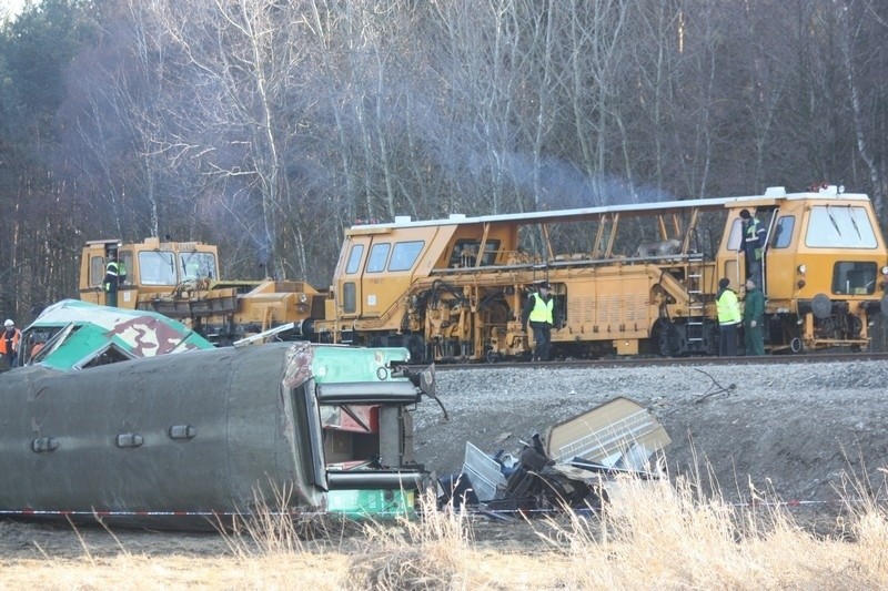 Katastrofa kolejowa w Szczekocinach: Miejsce katastrofy w poniedziałek  [ZDJĘCIA]
